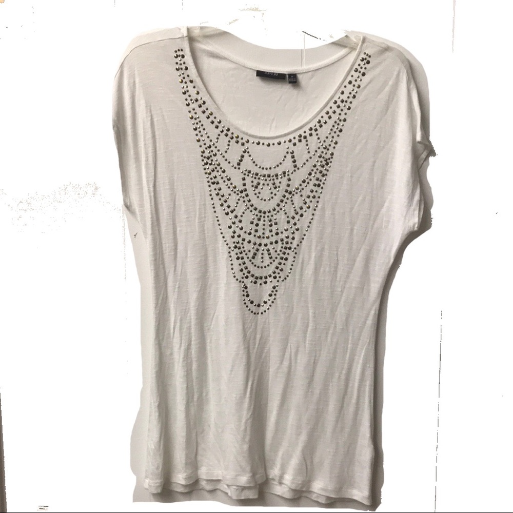 Apt 9 t-shirt, Only $5 when bundled!